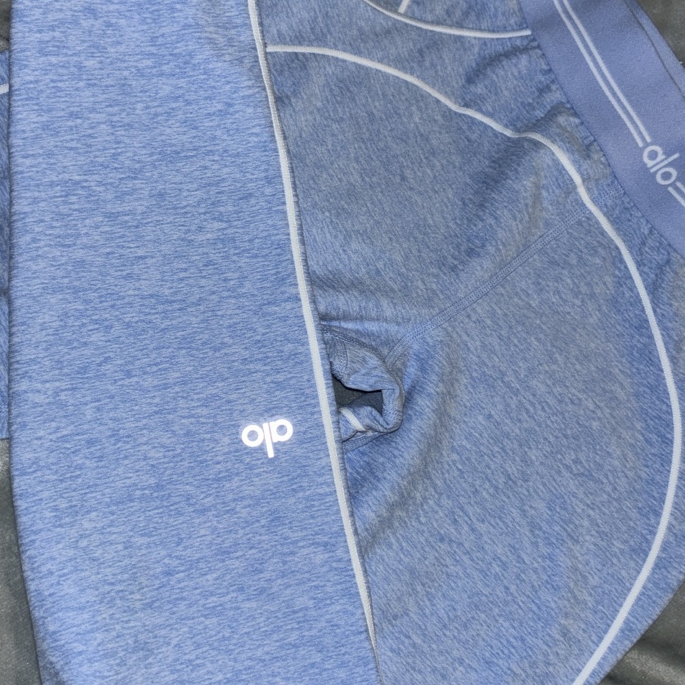 ALO Yoga Heartthrob leggings (seashell blue)